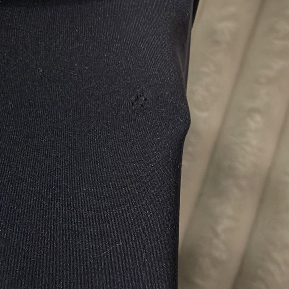 Lululemon Wunder Under Crop High-Rise 21" *Flocked Everlux | Size 10 **FLAWED** - Picture 6 of 16